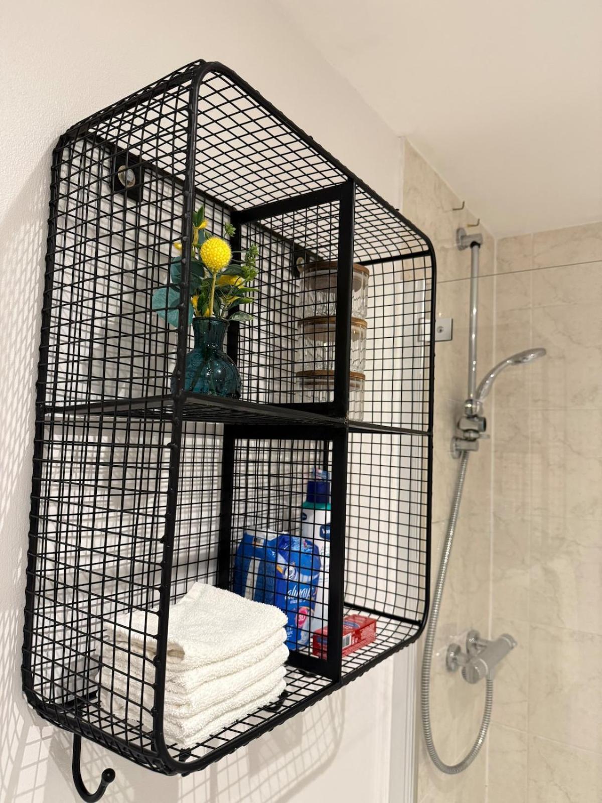 Modern In Wimbledon - Free Underground Parking - Sleeps 5