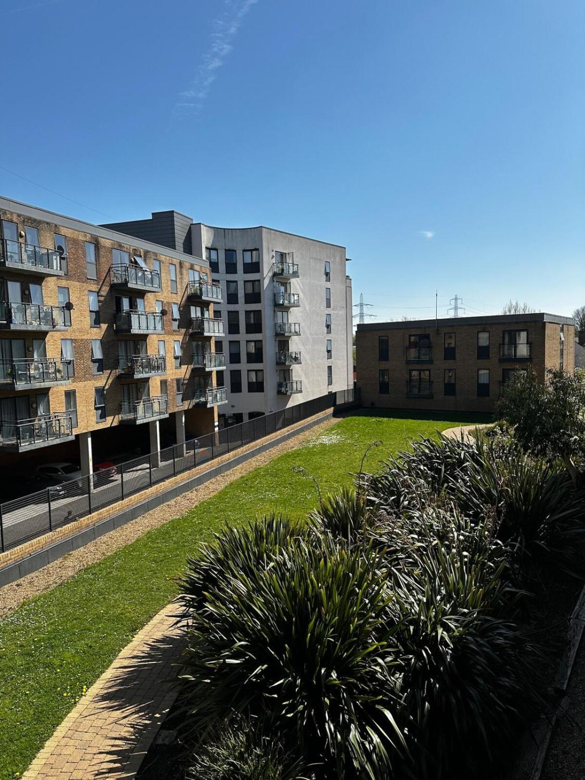 Modern In Wimbledon - Free Underground Parking - Sleeps 5 *