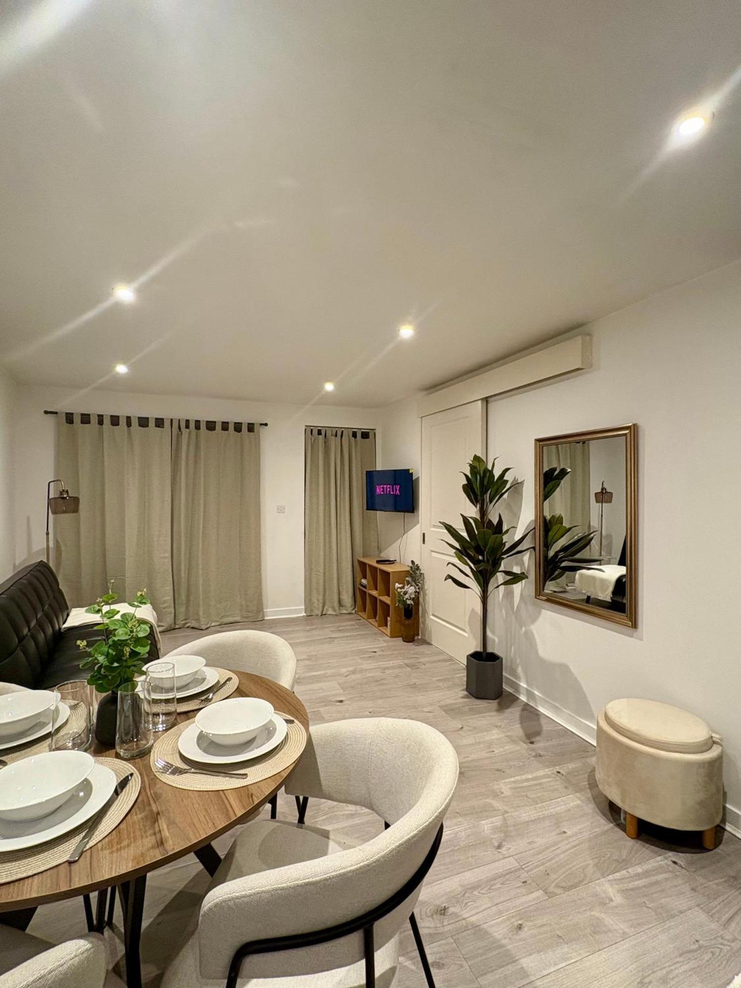Modern In Wimbledon - Free Underground Parking - Sleeps 5